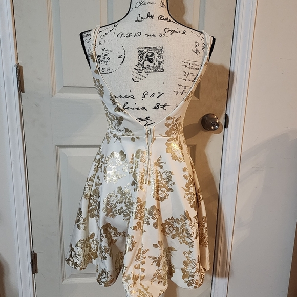 Juniors Cocktail Dress - Picture 3 of 16